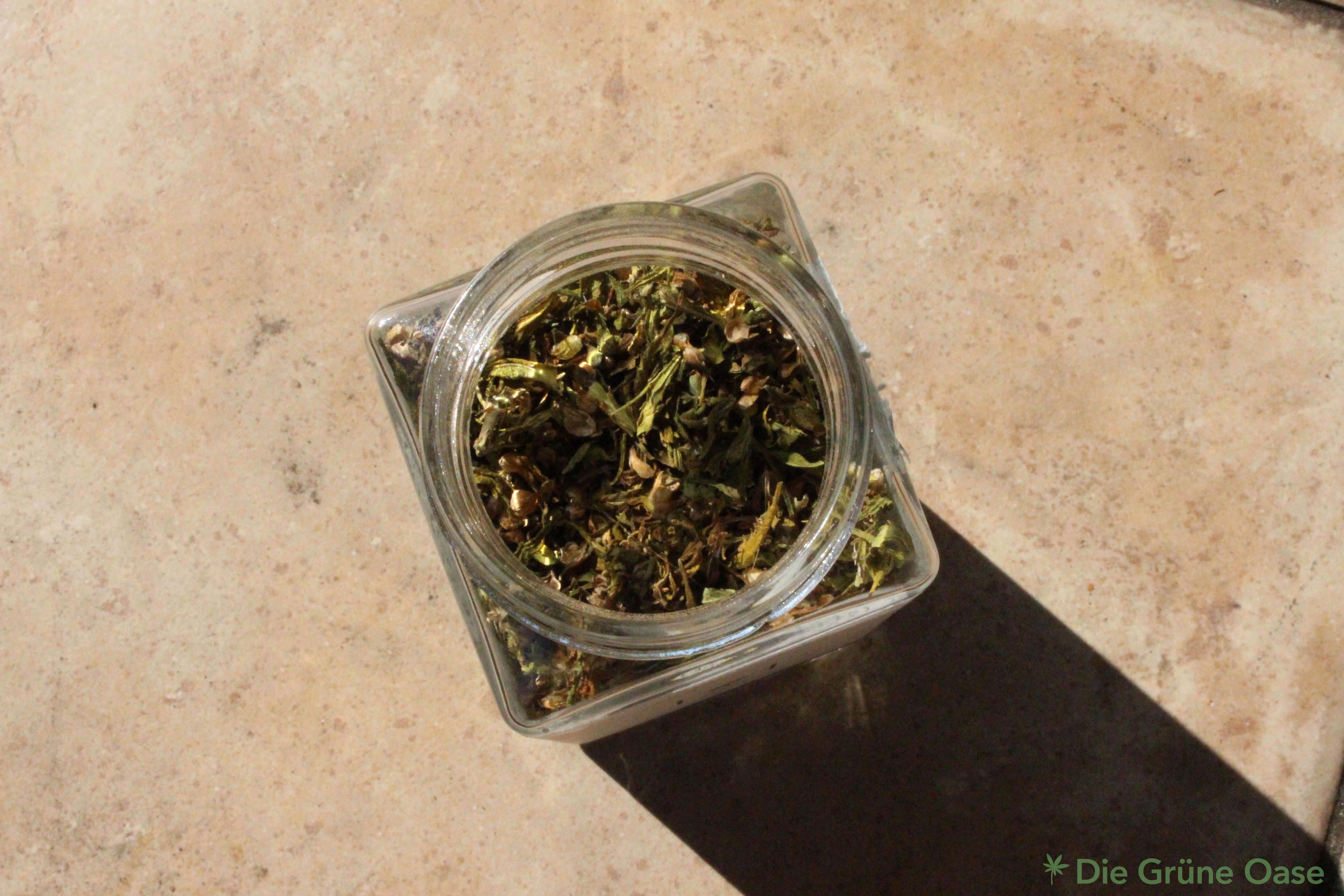 Die Legalität von Hanftee setzt einen maximalen THC-Gehalt von 0,2% voraus. / Foto: © Die Grüne Oase